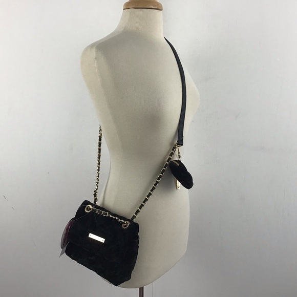 Betsey Johnson Black Velour Chain CROSSBODY HANDBAG And Airpod ZIP POUCH NWT - Picture 2 of 9